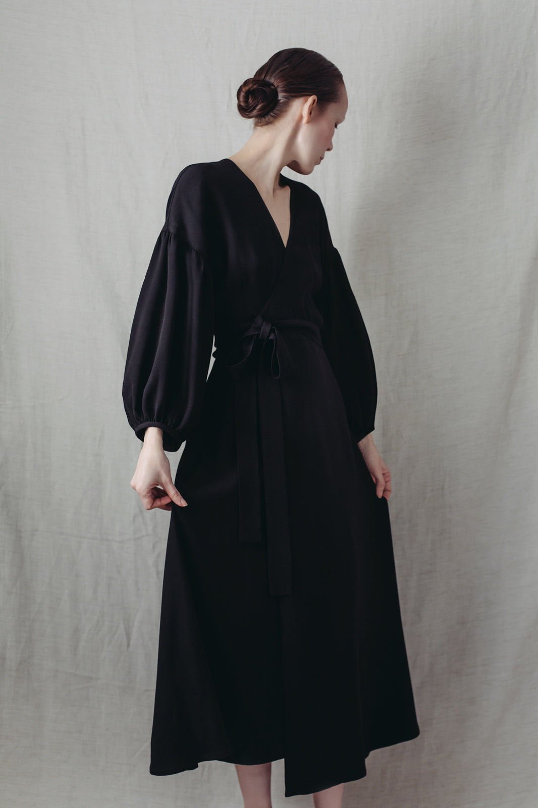 Mina wrap dress black – Silversaga